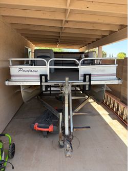 Pontoon boat 1995
