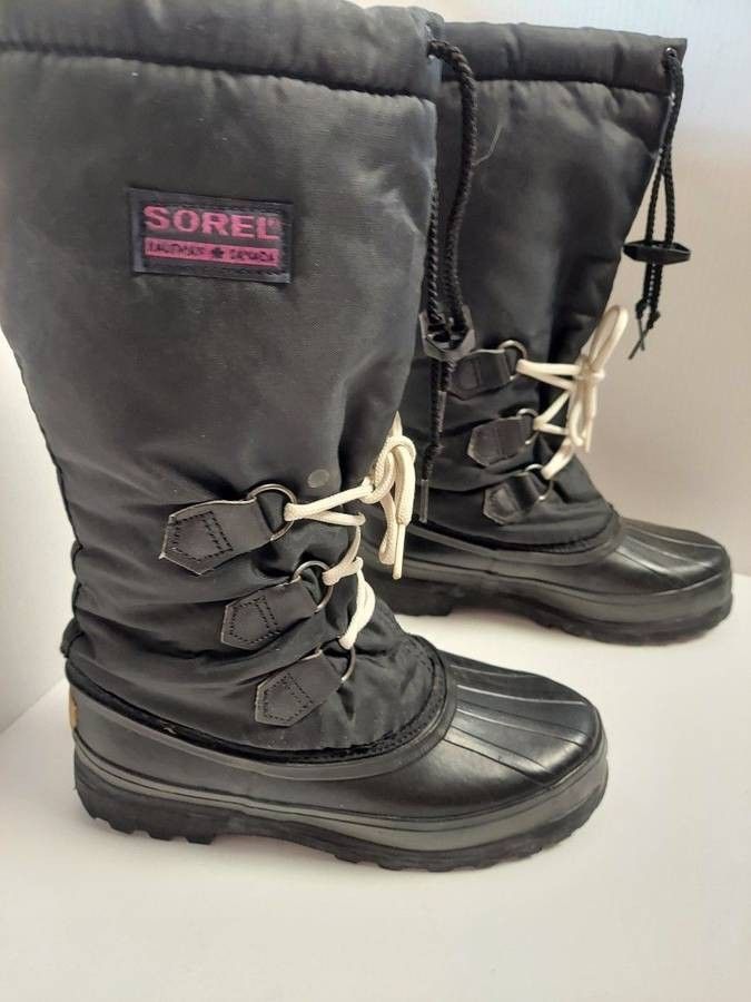 Sorel Snow Lion Winter Boots -- Size 5 - Black