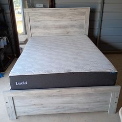 Ashley Furniture Queen Size Bed ( Free Delivery If Needed)