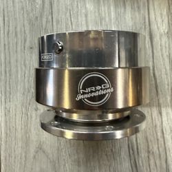 Steering Wheel Quick Release Adapter Black Body/Titanium Chrome Ring 6-Hole