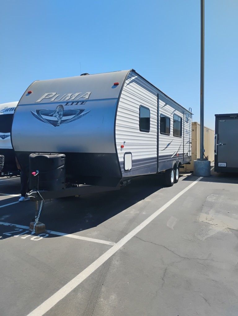 Selling My One Owner 2018, Puma Old Light Double Door Entrance With Super Slide Out