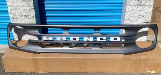 OEM Ford Bronco Grille with illuminating letters (2021-2026)