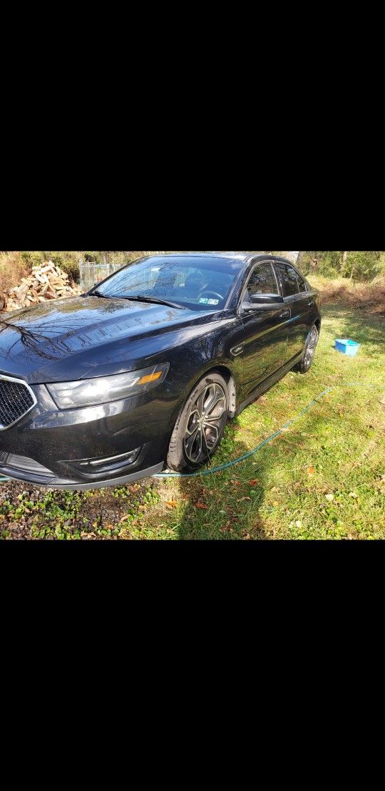 2014 Ford Taurus