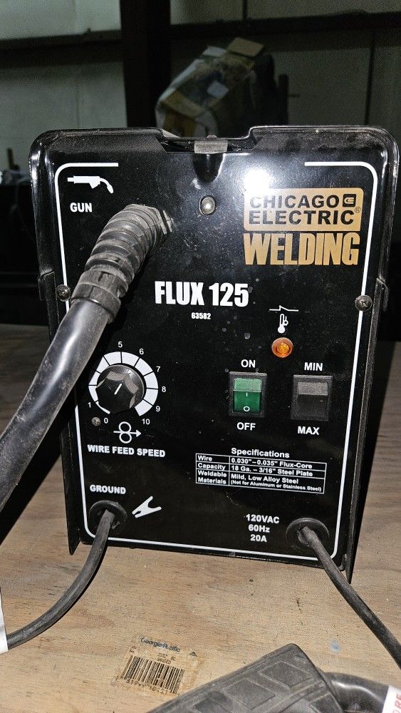 Chicago Electric Flux 125 Welder