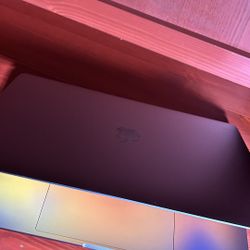 Apple MacBook Pro 15” Retina, Touch Bar, I7, 16GB RAM 512GB SSD macOS 13 Ventura $460