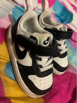 Black Nike baby shoes
