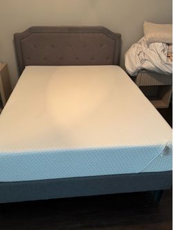 Like New Tuft & Needle 9.5’ Signature Full Size Mattress