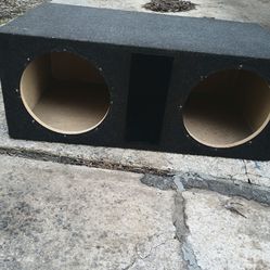 XL 12's subwoofer box