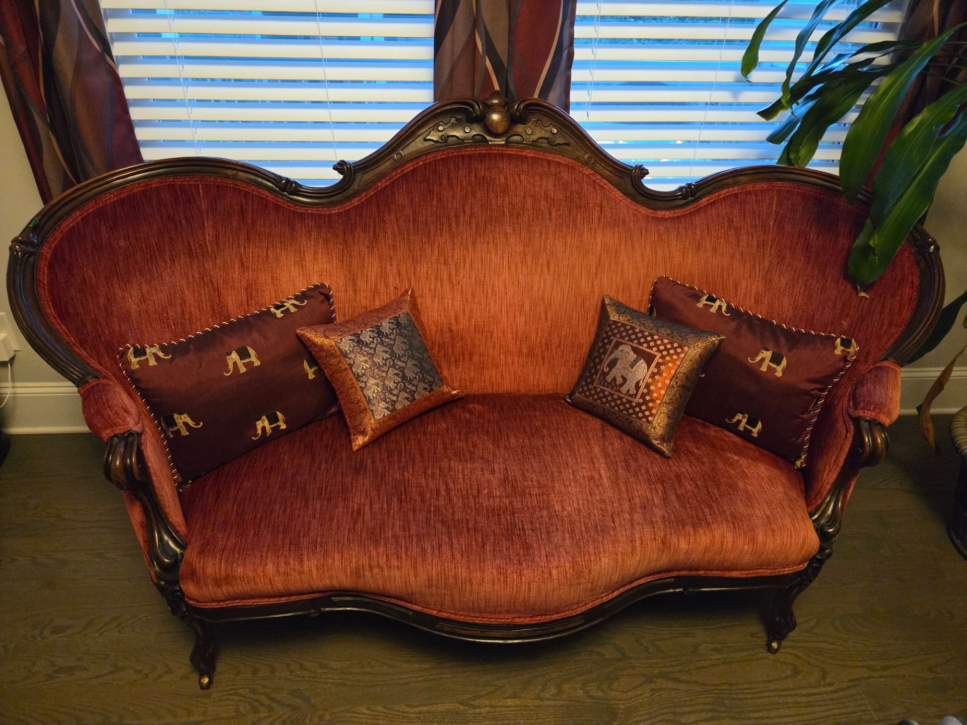 Rare Antique Victorian Rococo Revival parlor settee