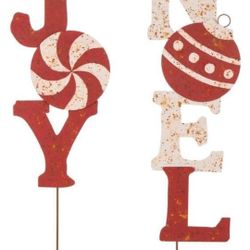 BRAND NEW..Glitzhome Set of 2 Rusty Metal Joy & Noel Yard Stakes Welcome Sign Garden Lawn Patio Chri