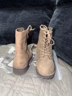 Size 7 green boots