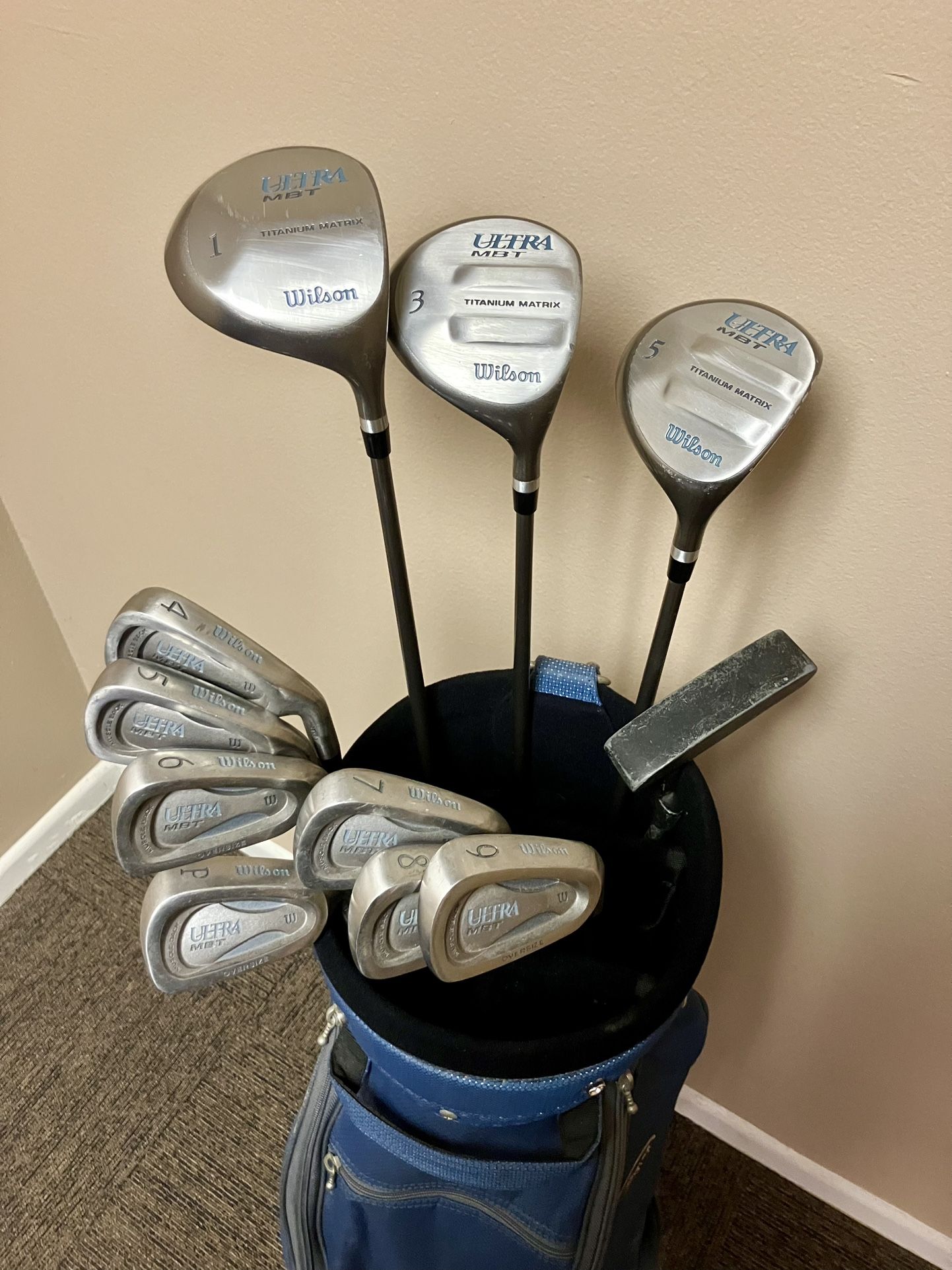 Women’s Wilson Golf Clubs Set