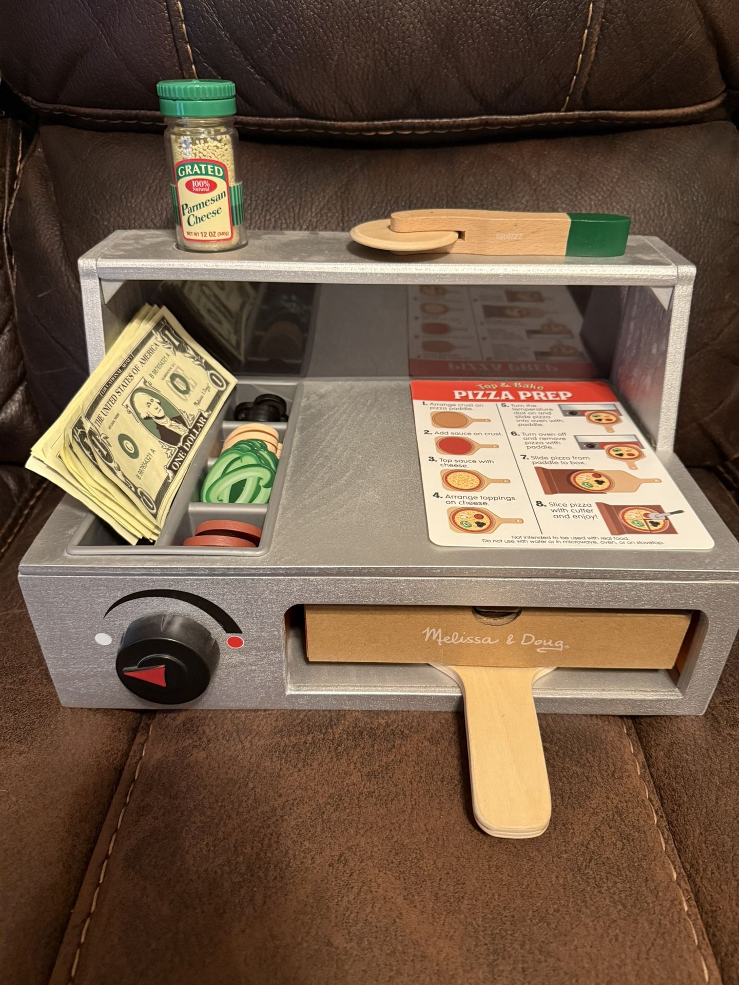 Melissa & Doug Top and Bake Pizza Counter