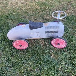 Vilac Depuis 1911 Metal Pedal Car