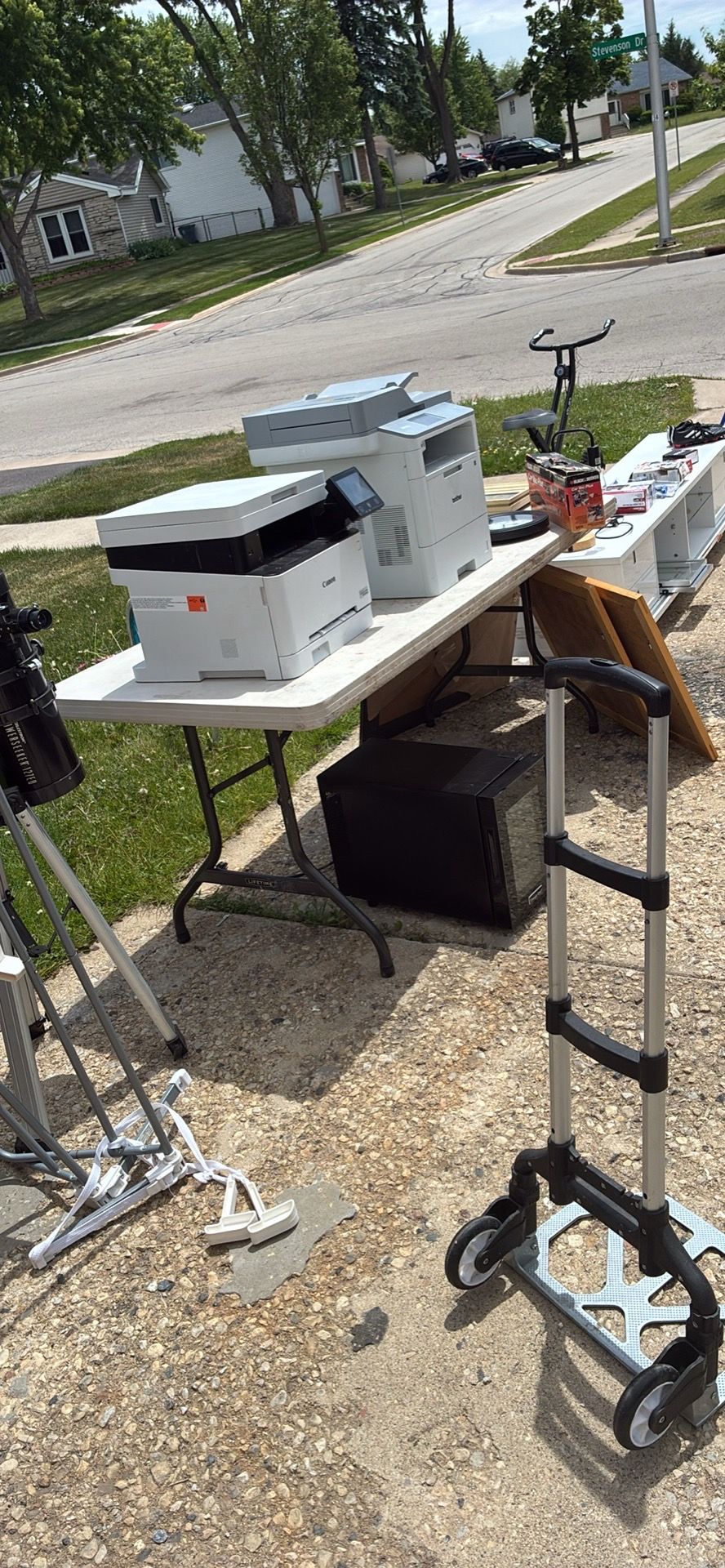 Garage sale on 18 w Stevenson dr