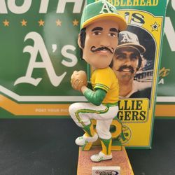 Rollie Fingers bobblehead