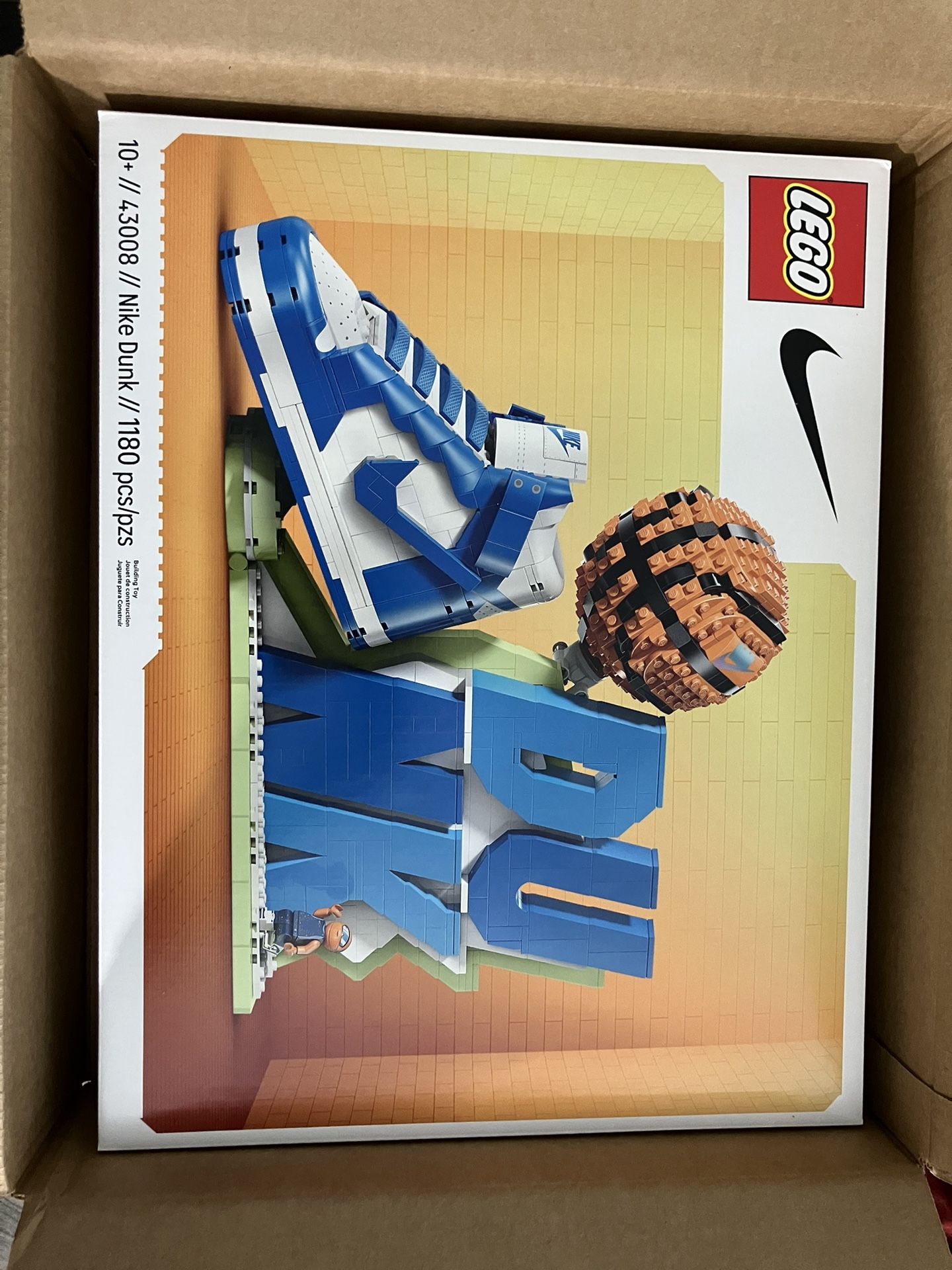 Nike Dunk x LEGO Set