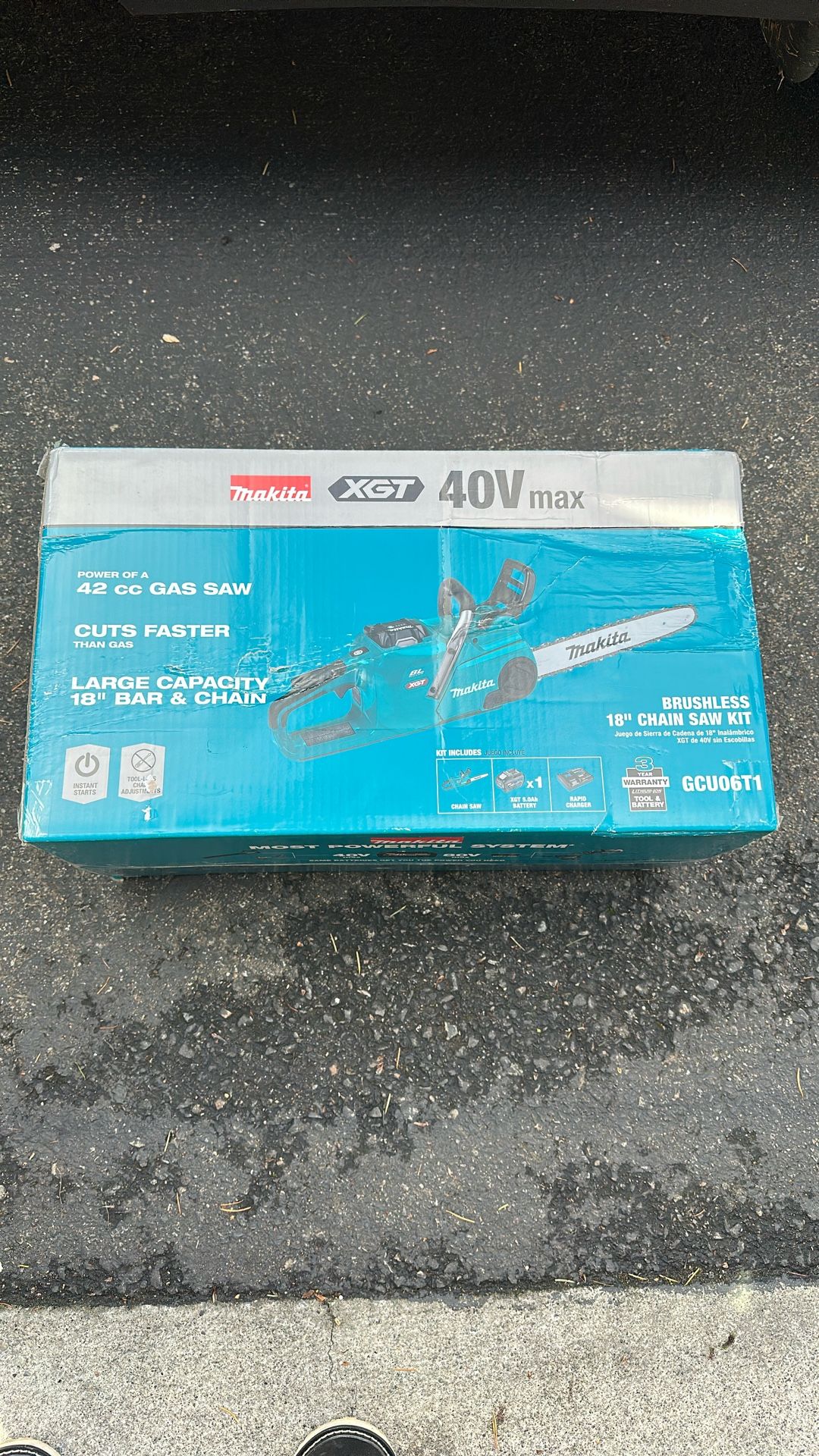 Makita 40v 18” Chainsaw Kit