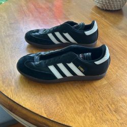 Adidas Shoes 15$ Size 7.5