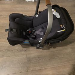Nuna Pipa Car Seat With BASE