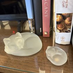 Vintage frosted crystal cats pair