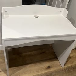 Make-up desk
