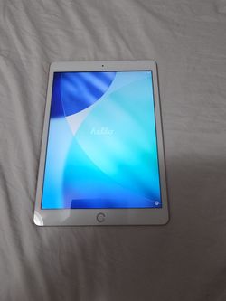 1p.2 ipad im no pizza but I Paulie 430 for it and barley used it make me a reasonable offer