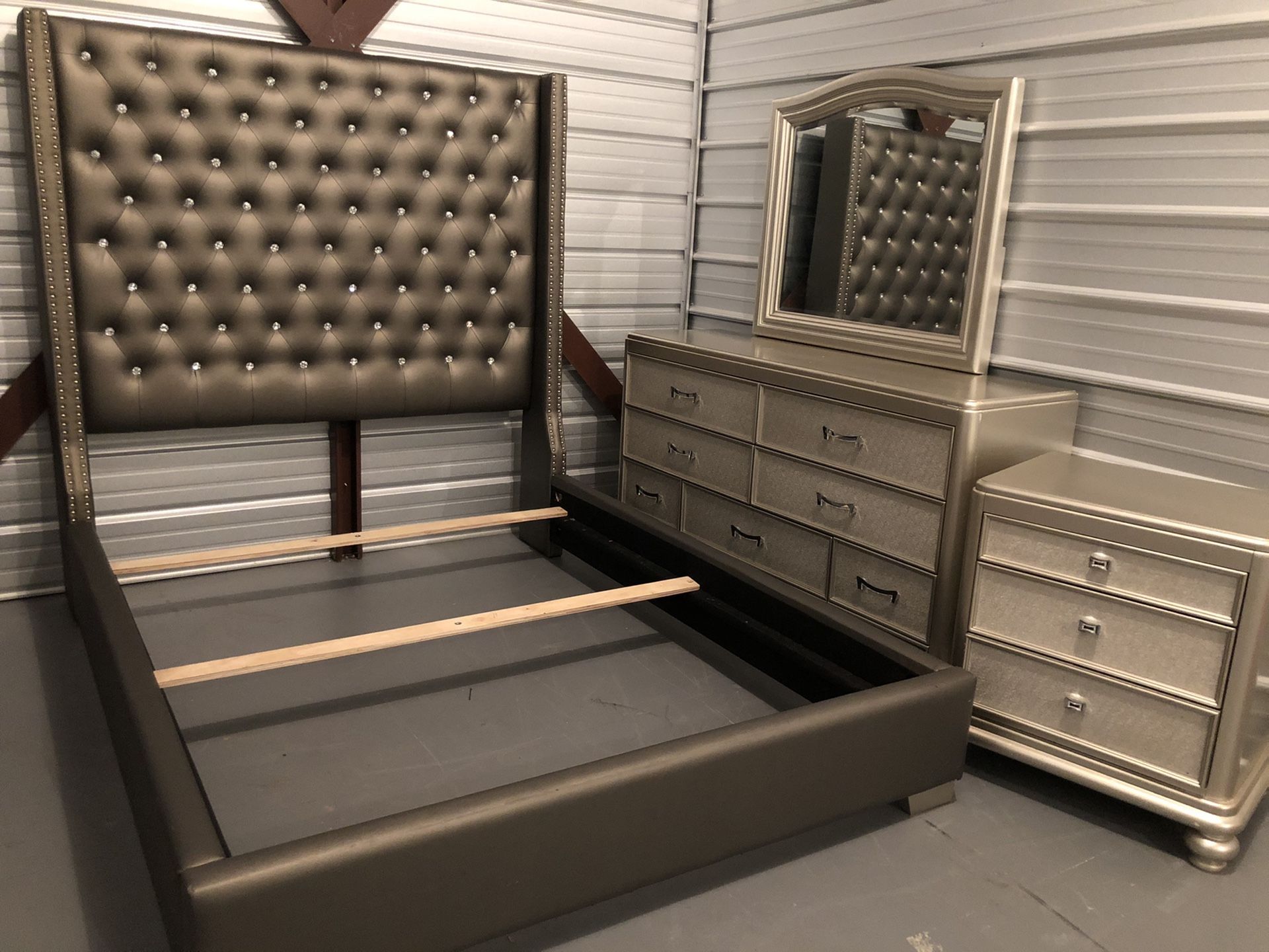 Coralayne Gray Textured Queen Upholstered Panel Bedroom Set Complete Queen Bed (Headboard, Footboard, Siderails, Slats) One Night Stand, Dresser and