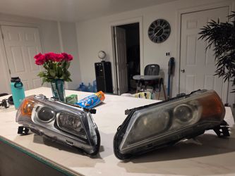 2014 acura ILX headlights