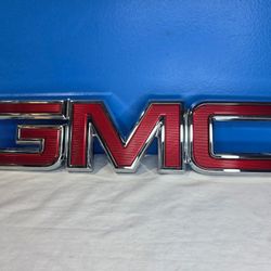 GMC Sierra Front Benzel Emblem Part No. (contact info removed)9 (Years 14 - 18)