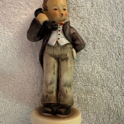 HUMMEL GOEBEL FIGURINE "Chef Hello"  PORCELAIN 