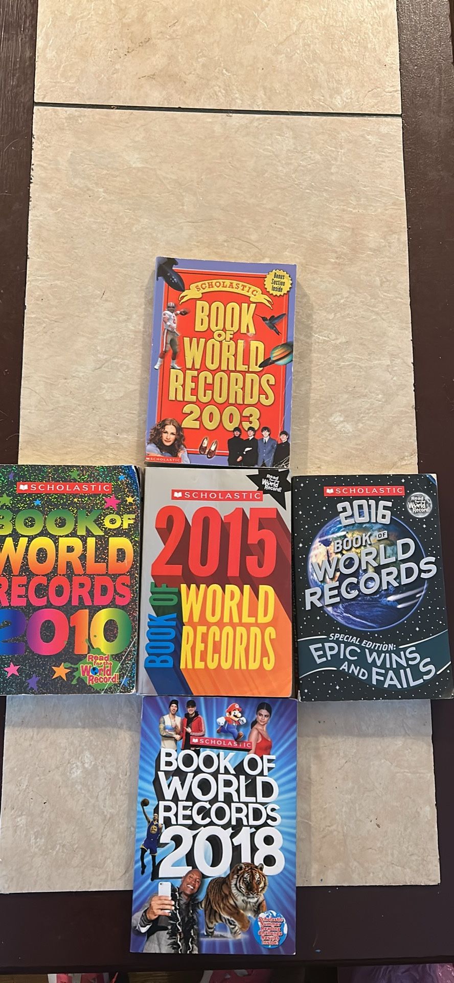 Scholastic Book Of World Records (5 Books)