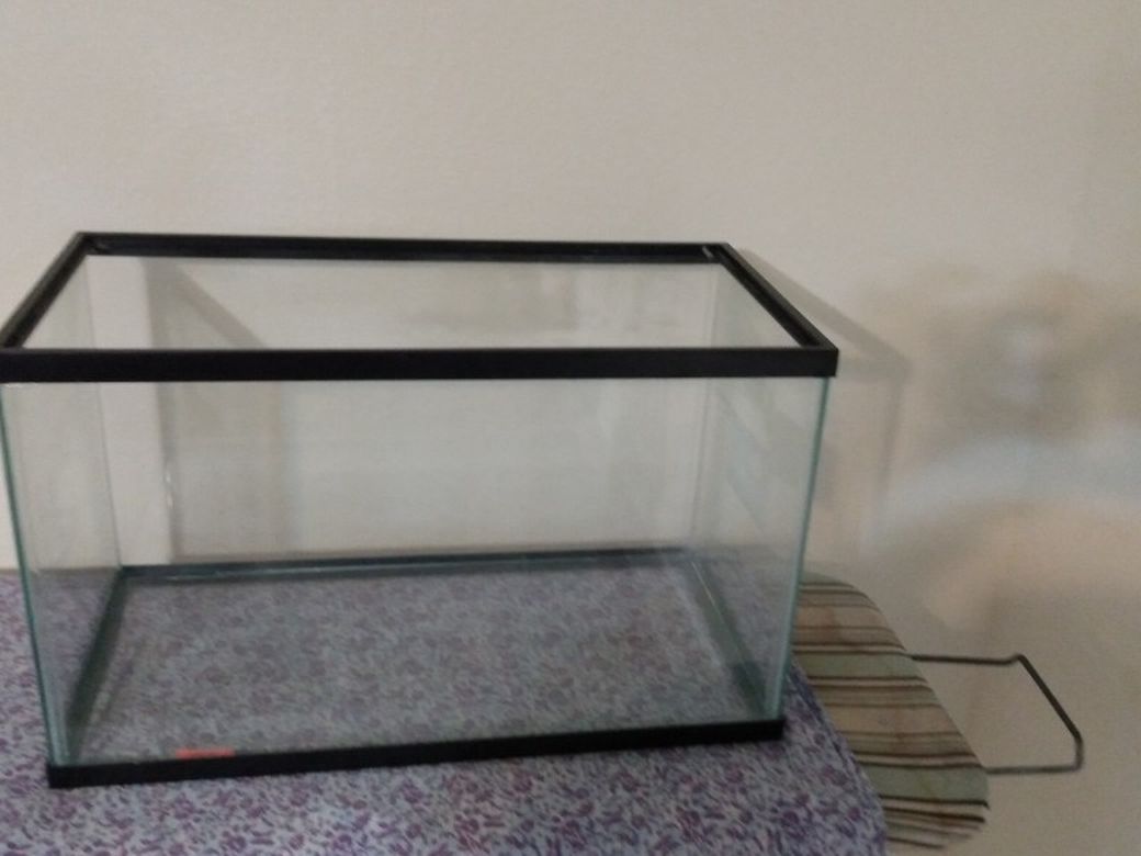 10 Gallon fish tank