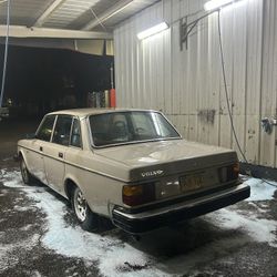 1980 Volvo 244 on offerup