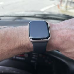 Apple Watch Series 8 w/cellular 