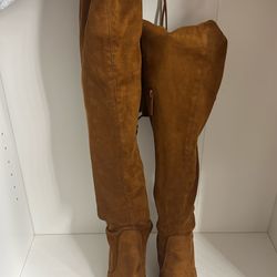 Thigh high suede tan Booties