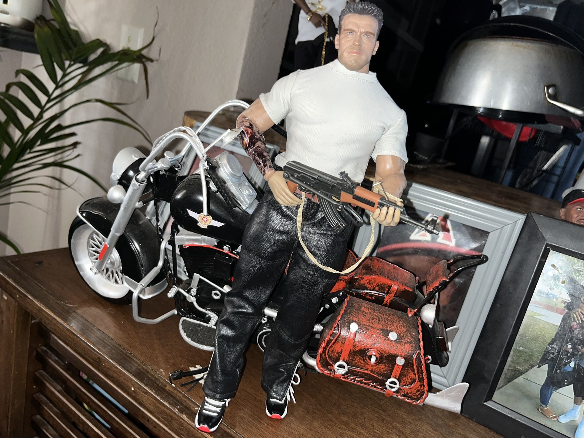 Custom arnold schwarzenegger 1/6 scale terminator