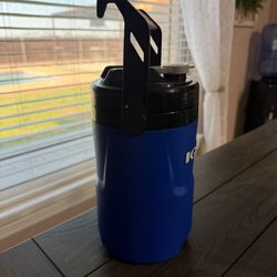 Igloo Water Jug