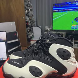 Nike Zoom Rookie Glow In The Dark BQ3379-100 Size 8.5