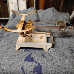 Vintage 2 Lb Scale 