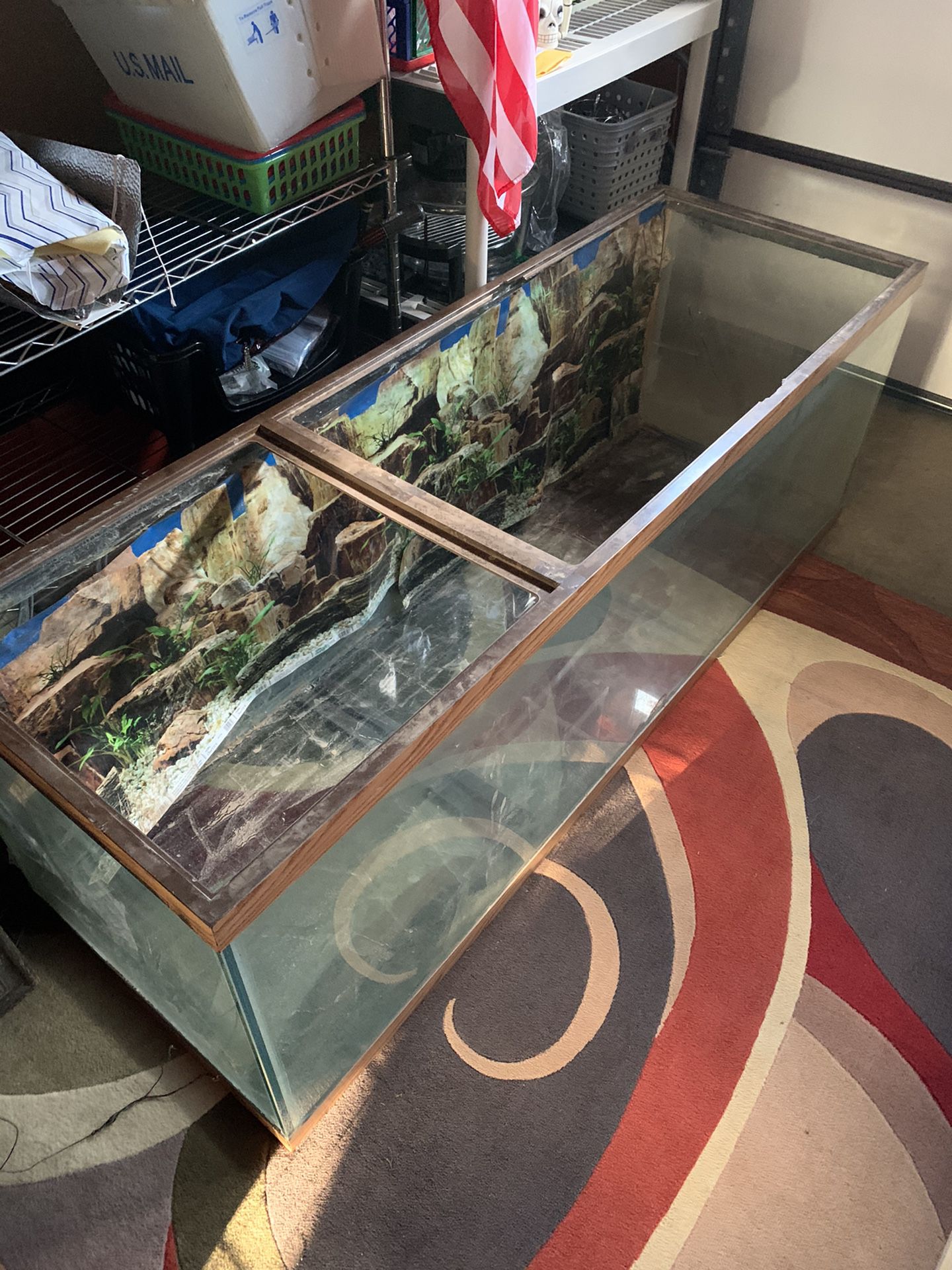 6’ X 2’5 X 2’ Large Fish Tank With Built Stand ( Hood missing / Mirror on stand damaged)