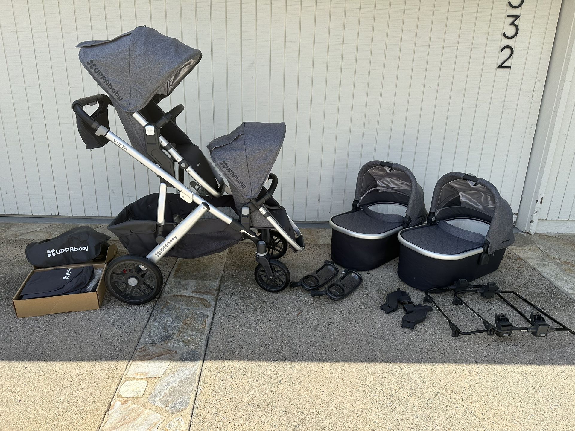 Uppababy Vista Double Stroller With 2 Bassinets, Lots Of Accessories