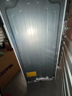 Working Apartment size fridge and freezer