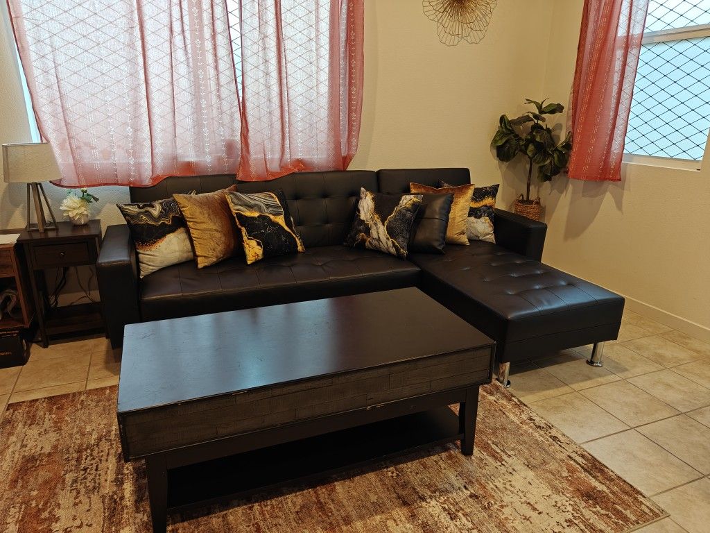 L-Couch With Pillow And Table Set
