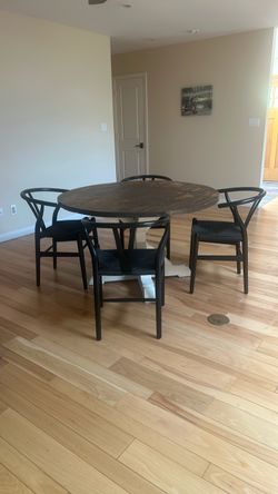 Round wood dining table