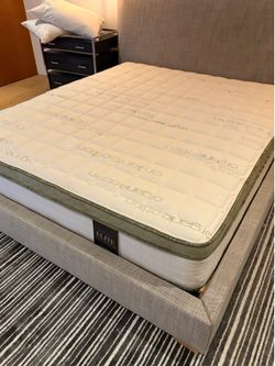 King size mattress pillow top 12”.   New mattress in a plastic sealed.    We offer same day delivery