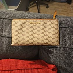 Michael Kors Medium Size Wristlet 
