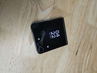 Samsung flip 5 256gb✨️unlock Any sim