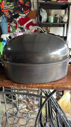 Nice Turkey/ Ham cooker pan