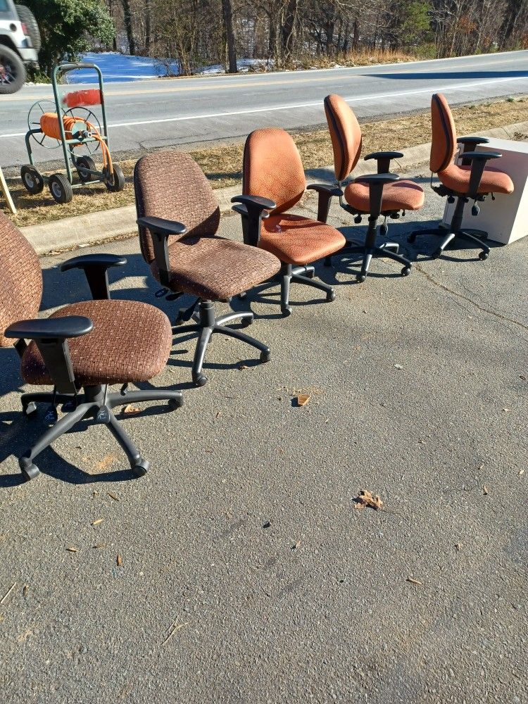 Choice Office Chairs Read Below